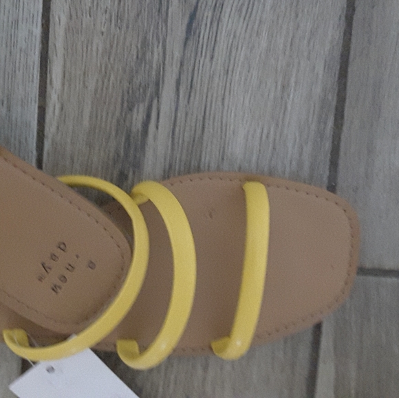 Sandals - Picture 1 of 7